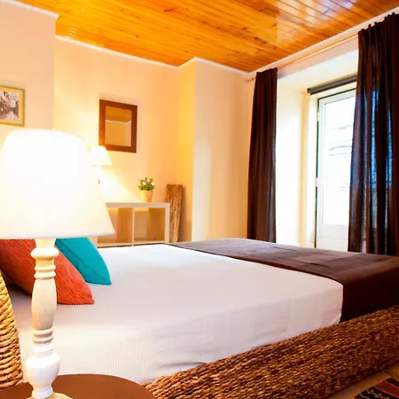 In Vibrant Bairro Alto شقة