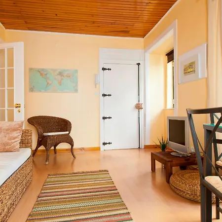 Apartment In Vibrant Bairro Alto *